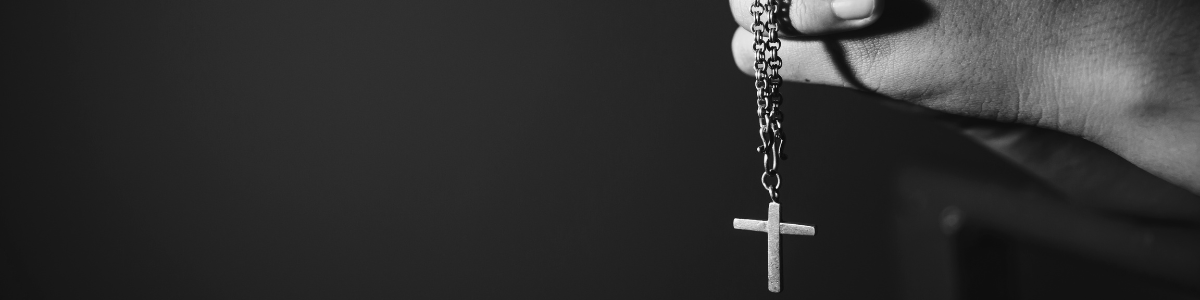 WHAT DOES A PENDANT WITH A CROSS MEAN?